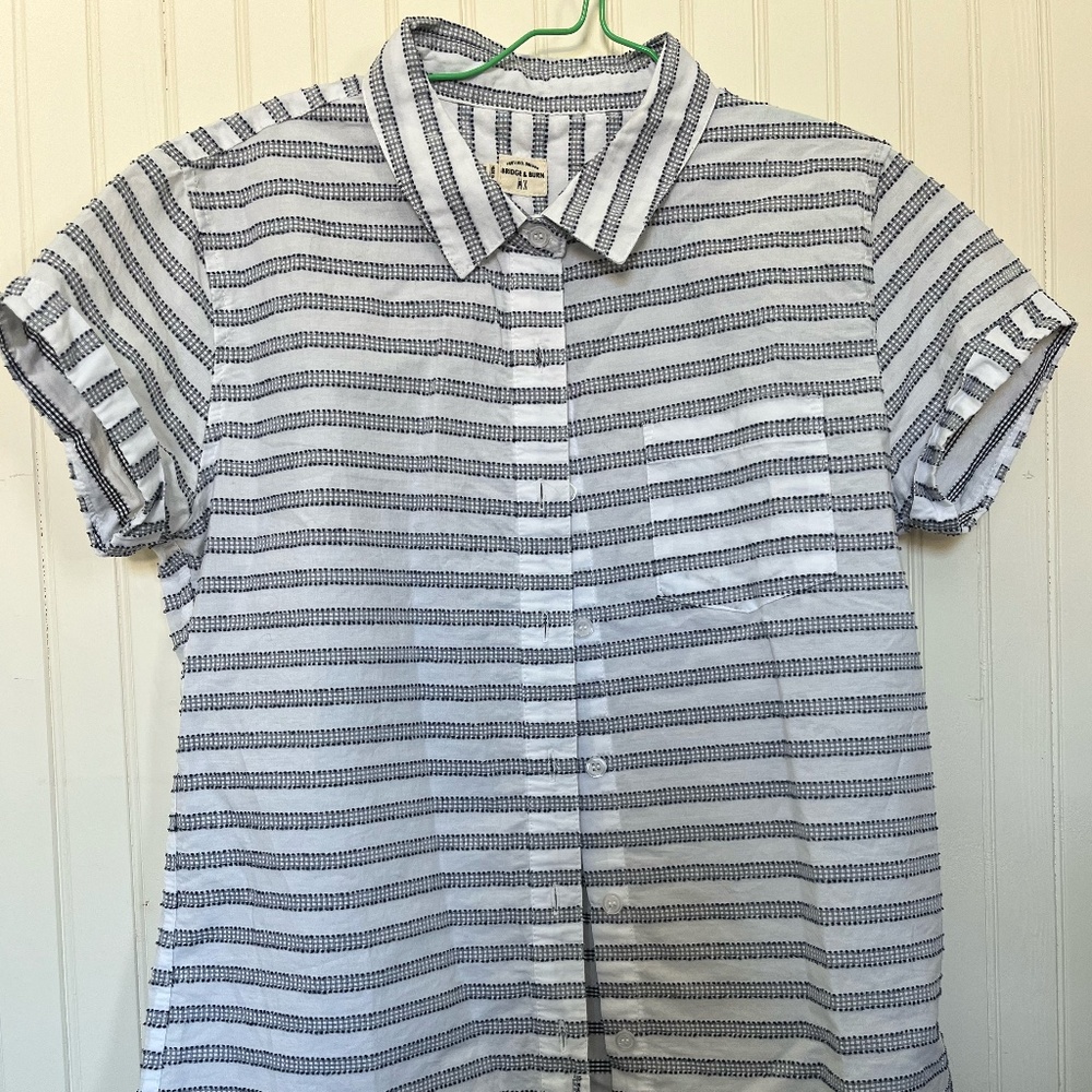 Bridge & Burn button down blouse, blue and grey stripes